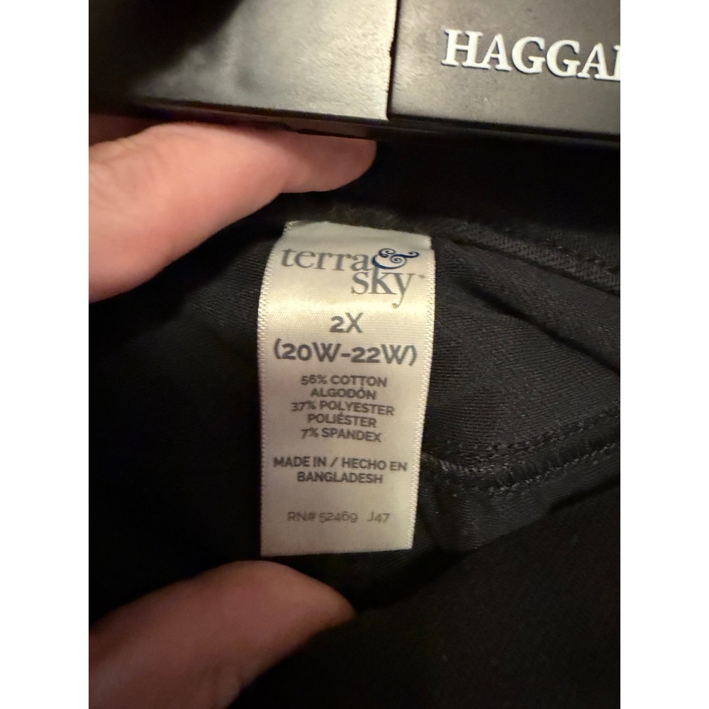 Terra & Sky Black Pull On Cropped Pants Plus Size 2X 20W-22W Stretch Capris - Picture 4 of 5